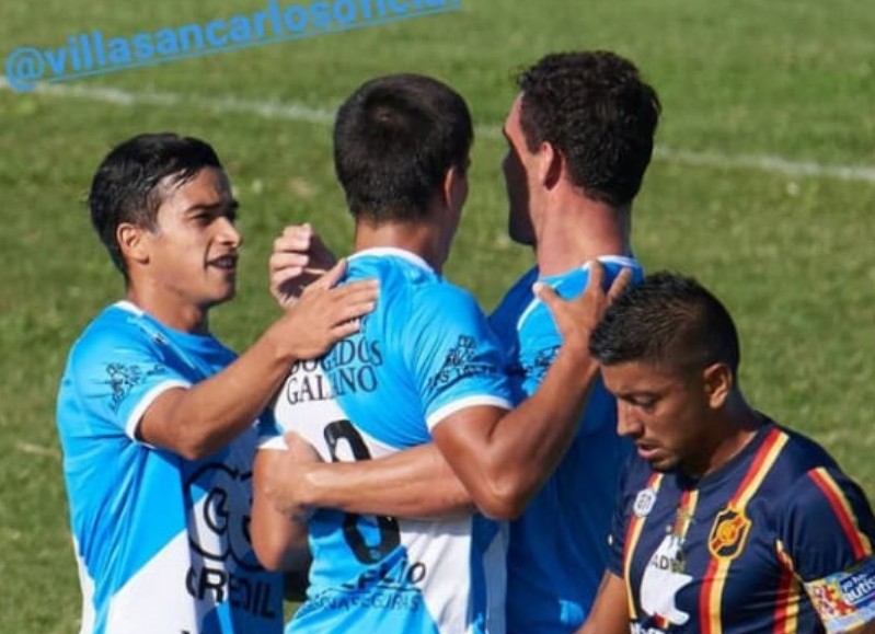 El visitante comenzó arriba con el gol de Camacho a los 17 minutos, pero muy rápidamente a los 20 minutos Alexis Alegre se sacó un hombre de encima y colocó un centro para que Ruíz Martínez cabecee en el primer palo y estampe el 1-1.