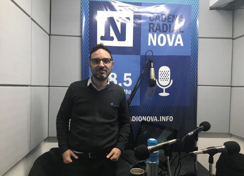 Sebastián Mincarelli, en el aire de BerissoCiudad en Radio.