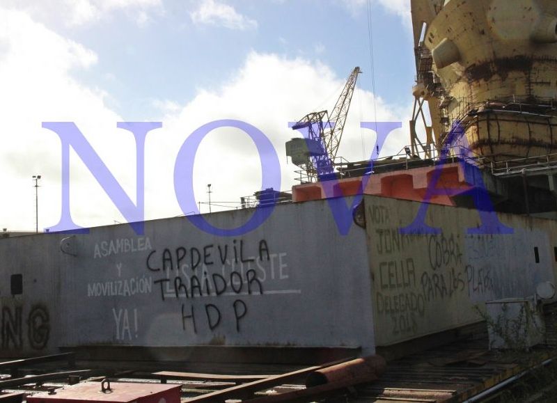 Las paredes del Astillero Río Santiago hablan: Daniel Capdevila está de vacaciones en Salta mientras la industria naval se prende fuego por decisión del Gobierno. (Foto: NOVA)