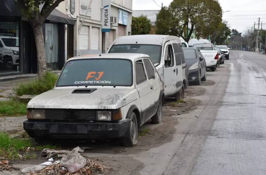 Los vehículos se encontraban en las inmediaciones de la Comisaría Segunda del barrio Villa Zula.