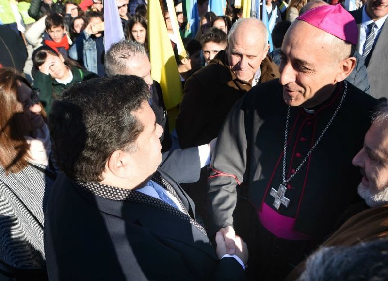 Ceremonia en la vecina ciudad.