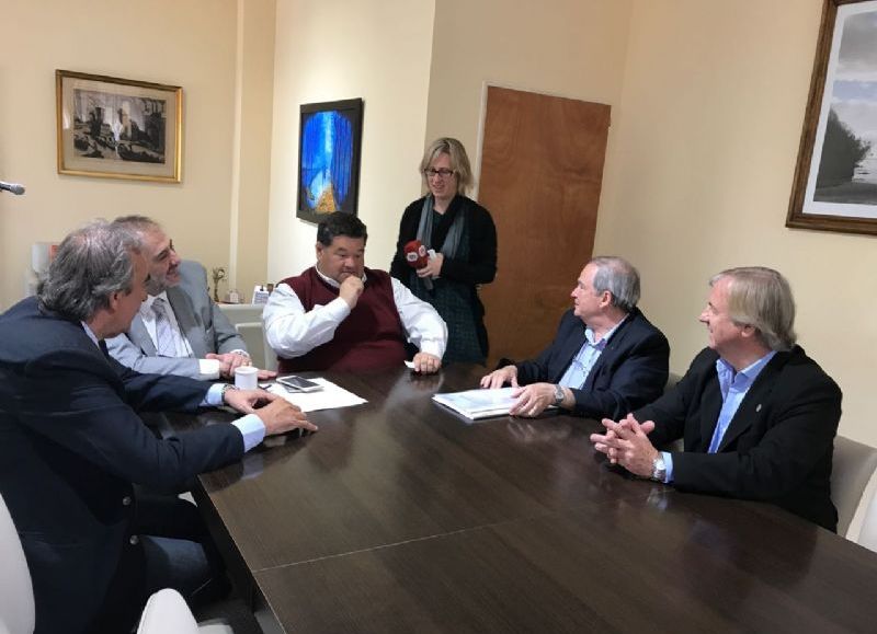 Reunión en el despacho de Intendencia.