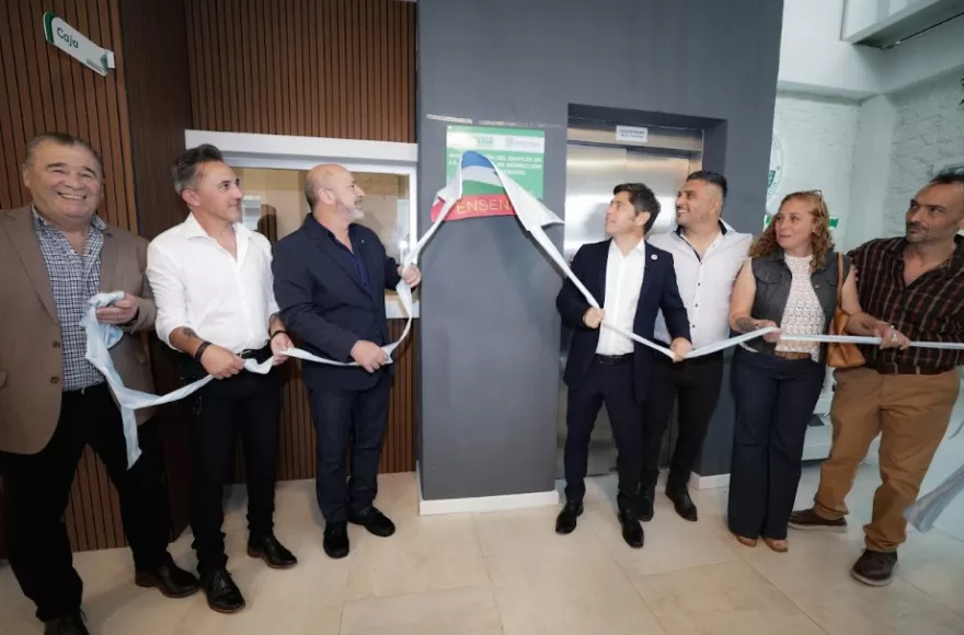 Además, el gobernador recorrió el nuevo edificio ampliado y remodelado de Control Urbano local.