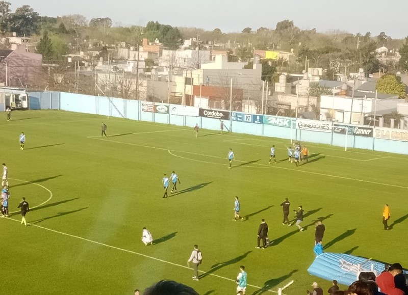 Triunfo de la Villa para seguir soñando con el reducido.