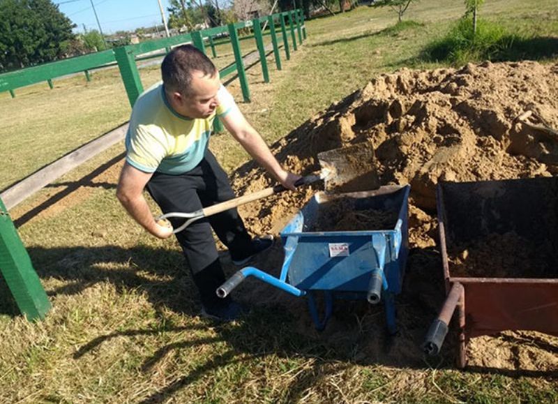 Instalado junto al Gimnasio Municipal.