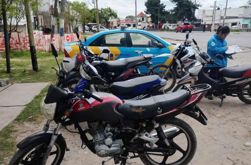 Tres de las motos registraban pedidos de secuestro y las restantes tenían caños de escape ruidosos.