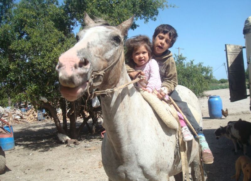 Recuerdo de Mia, arriba de uno de los caballos robados.