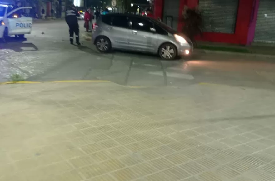 Choque entre un auto y una moto