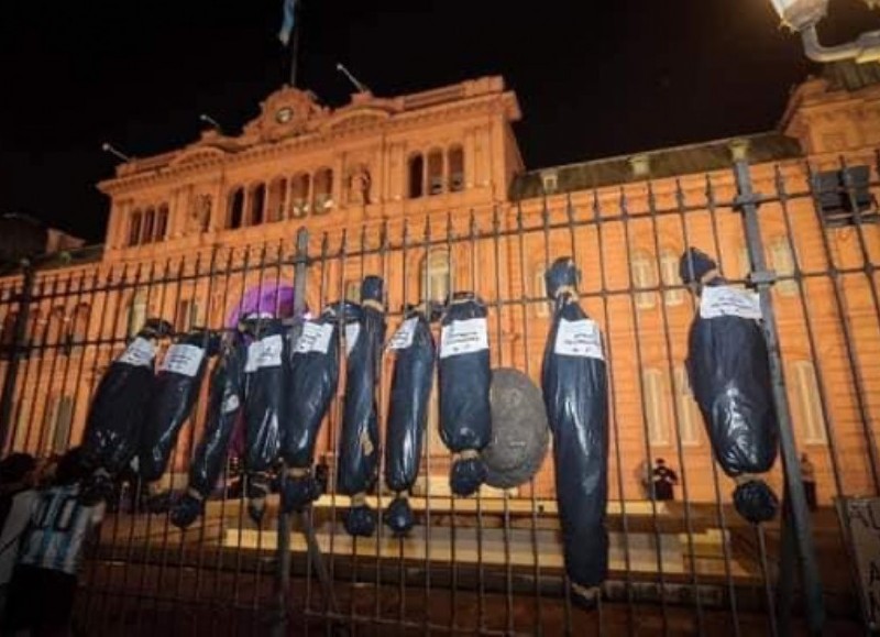 Postal de la manifestación macrista del 27F.