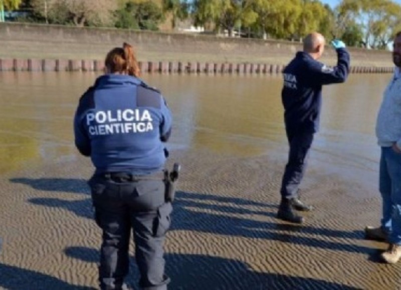 El cuerpo del pescador Amadeo Martínez fue encontrado en las aguas del Río de La Plata en Berisso.
