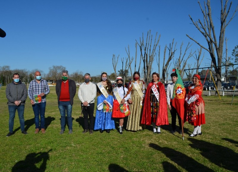 Acto al aire libre en el Club Náutico.