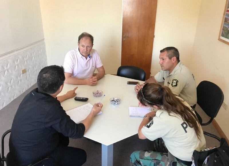 Reunión con funcionarios de la Provincia.