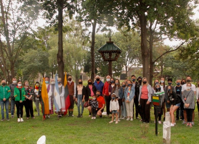 En las adyacencias del monumento típico denominado “Rūpintojėlis”.