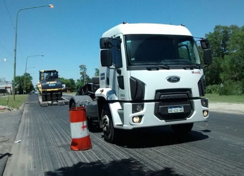 Maquinaria dispuesta para la ejecución de las obras