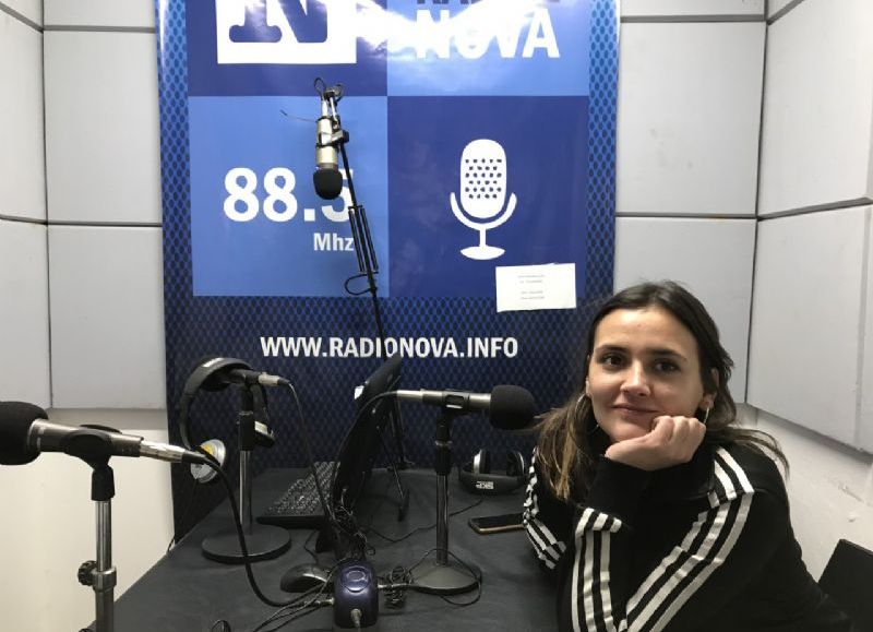 Martina Drkos en el aire de BerissoCiudad en Radio.