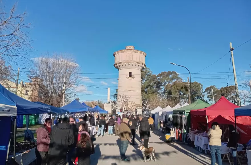La feria del Barrio Banco Provincia crece: 76 emprendedores y otras 40 familias esperan un lugar