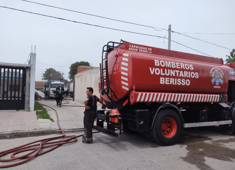 La rápida intervención de los bomberos evitó males mayores.