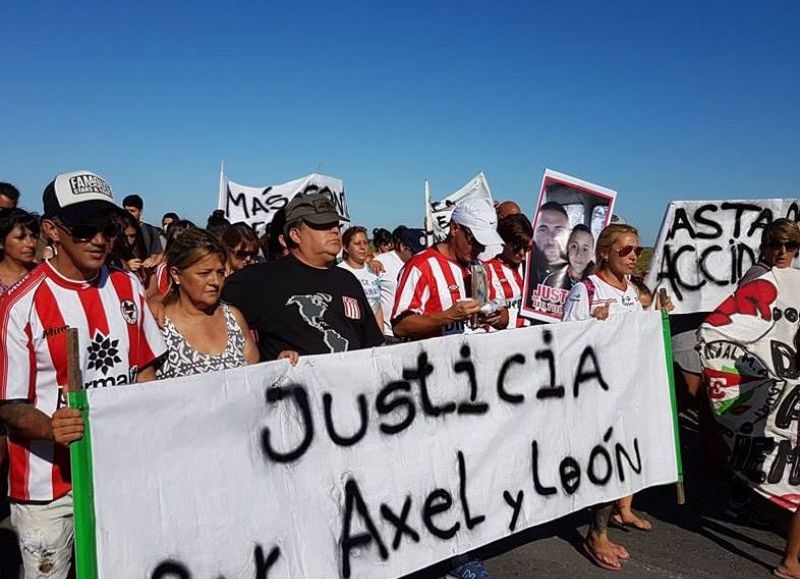 La familia Wilchen embargada por el dolor.