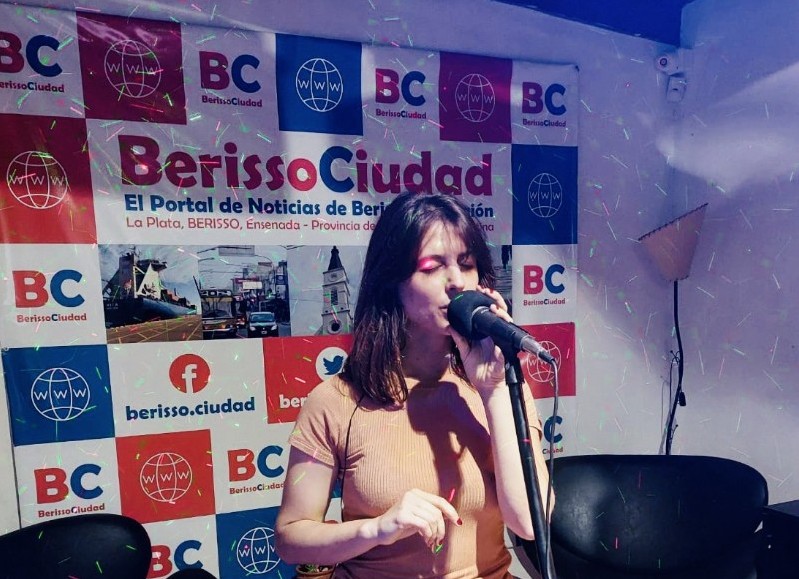 Soledad Meza en el aire de BerissoCiudad El Backup.