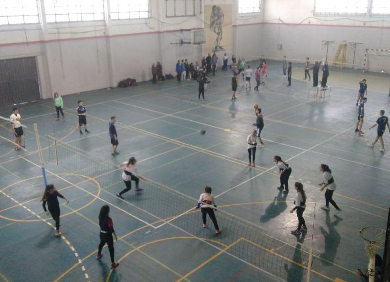 Jugaron más de cien jóvenes.