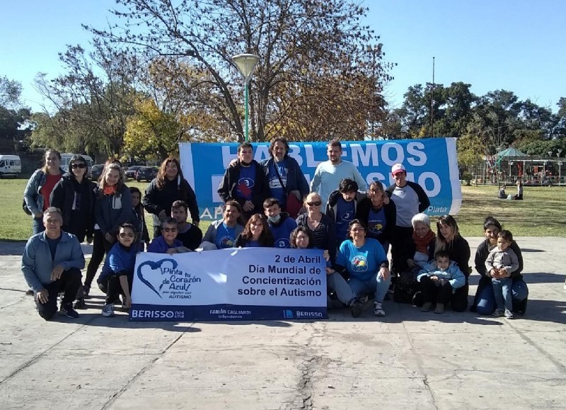 Caminata sobre la Montevideo desde calle 9 y hasta el Puente 3 de Abril.