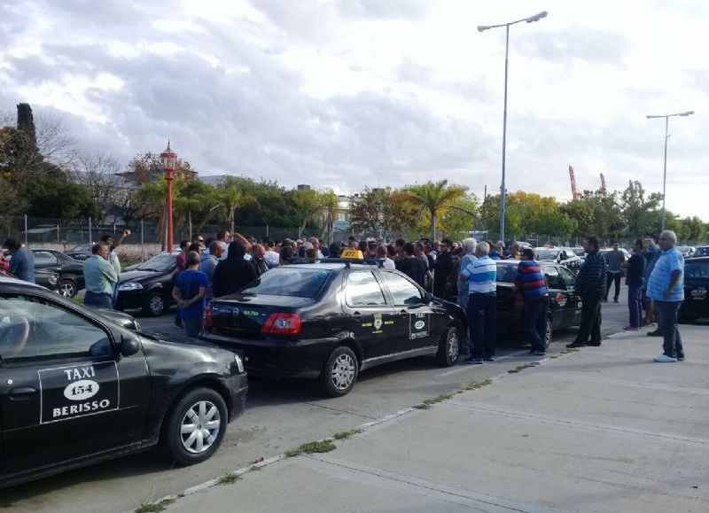 Cerraron filas en rechazo al transporte ilegal.