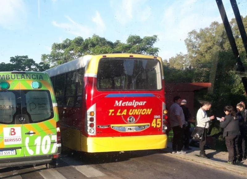 Chocó contra una garita (foto: @Turcolibia)