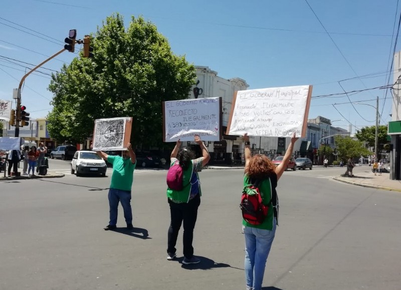 Manifestación en Montevideo y 7.