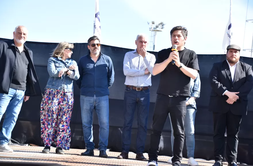 Kicillof presente en el Desembarco Simbólico.