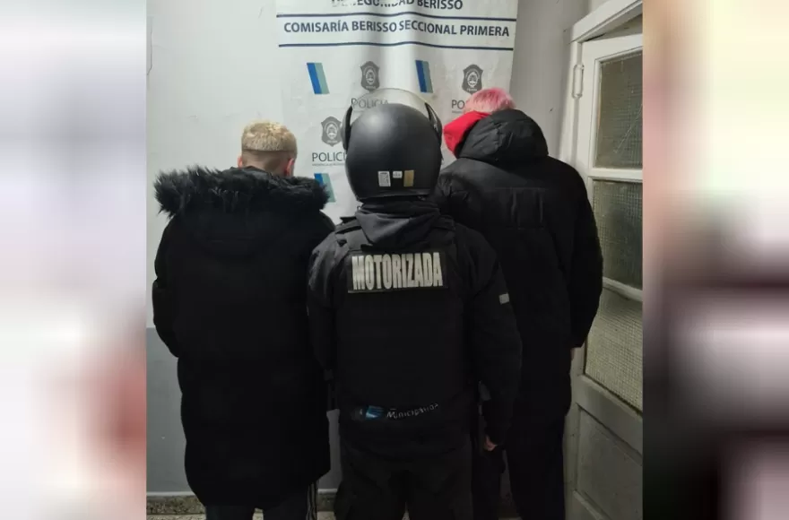 Los dos hombres de 18 y 20 años fueron trasladados a la dependencia policial.