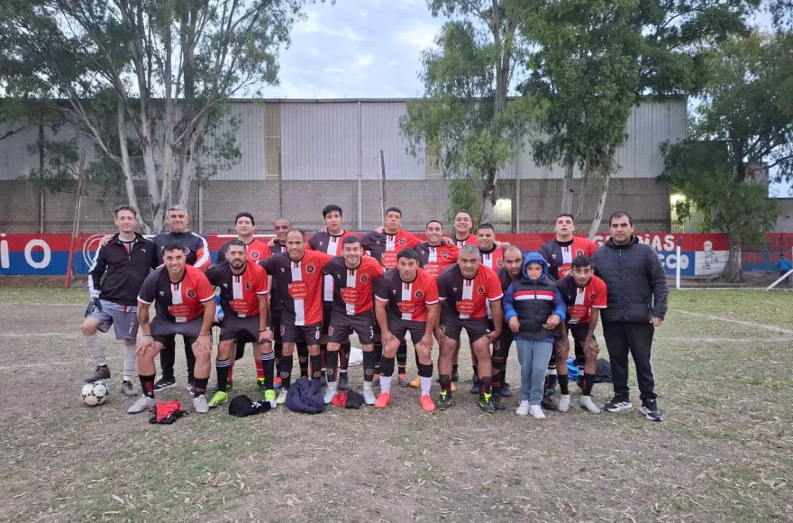 Santa Cruz salió campeón invicto 