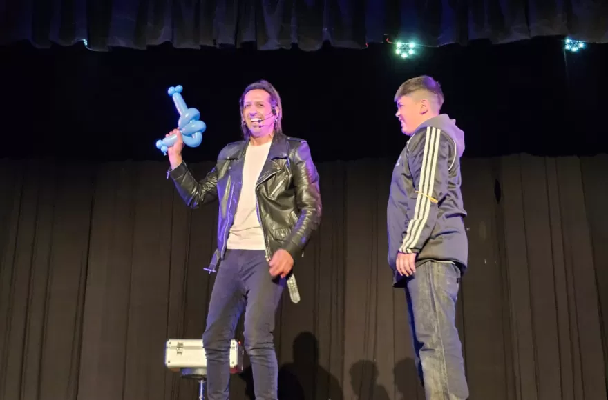 Fer Verona estuvo a cargo del show con su magia.