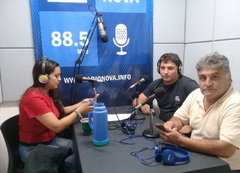 Los funcionarios municipales en el estudio de Cadena Radial Nova