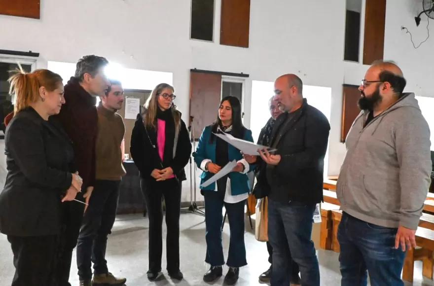 Autoridades municipales entregaron Decreto de Interés Municipal.