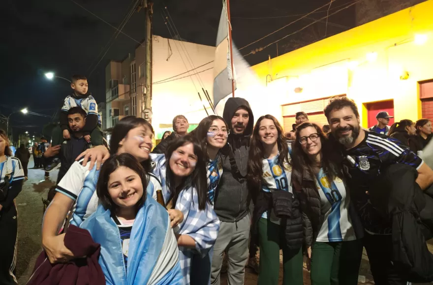 Berisso celebra el triunfo argentino.