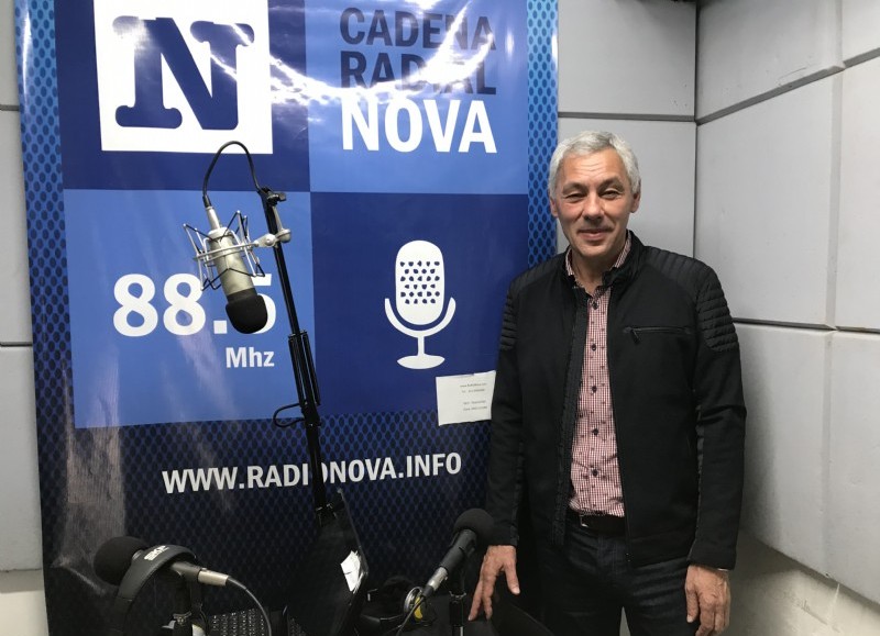 Fabián Cagliardi en el aire de Cadena Radial NOVA.