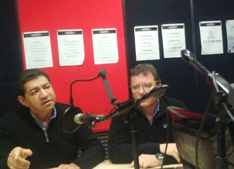 Ramón Garaza y Néstor Romero, en el aire de 'BerissoCiudad en Radio'.