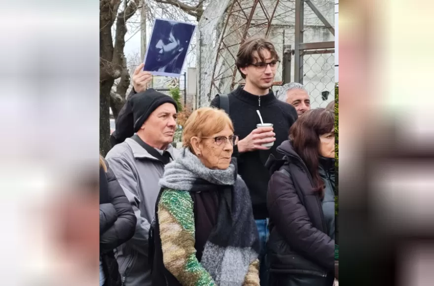 Se entregaron pañuelos por la memoria a Sofía.