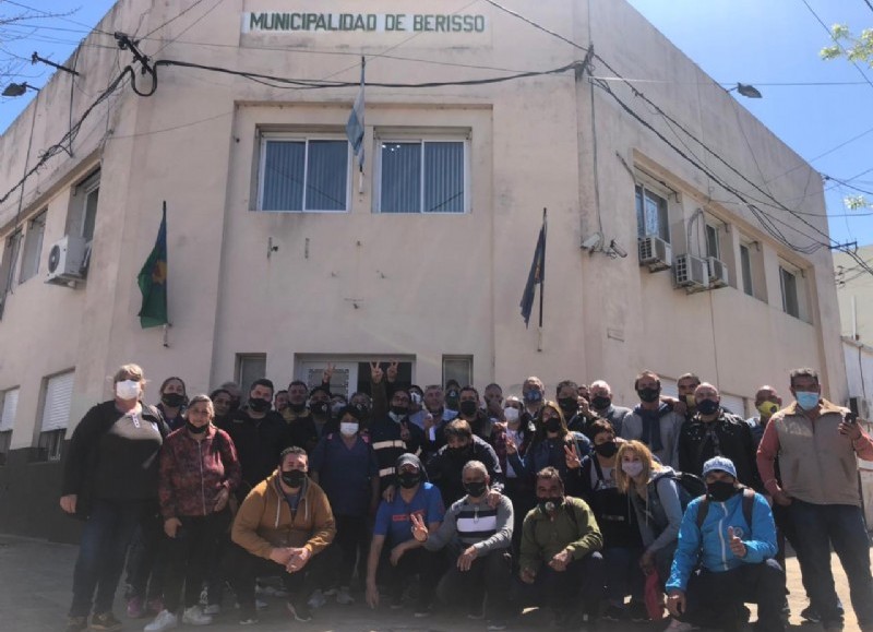 Presencia gremial en el Palacio Municipal.