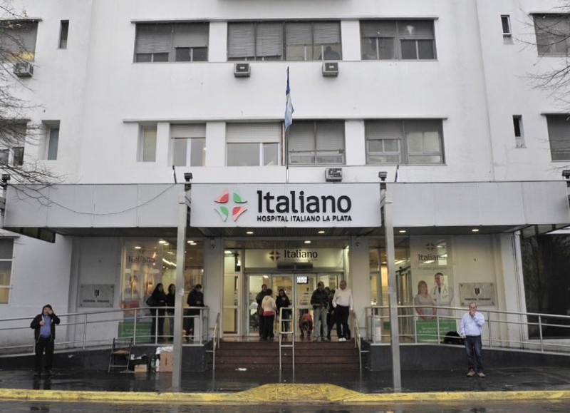 La paciente está internada en el Hospital Italiano de La Plata.