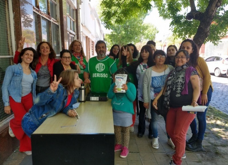 Los trabajadores llegaron a atender en la vereda (foto de archivo).