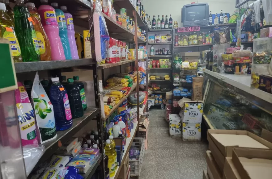 El comercio de proximidad resiste como puede.