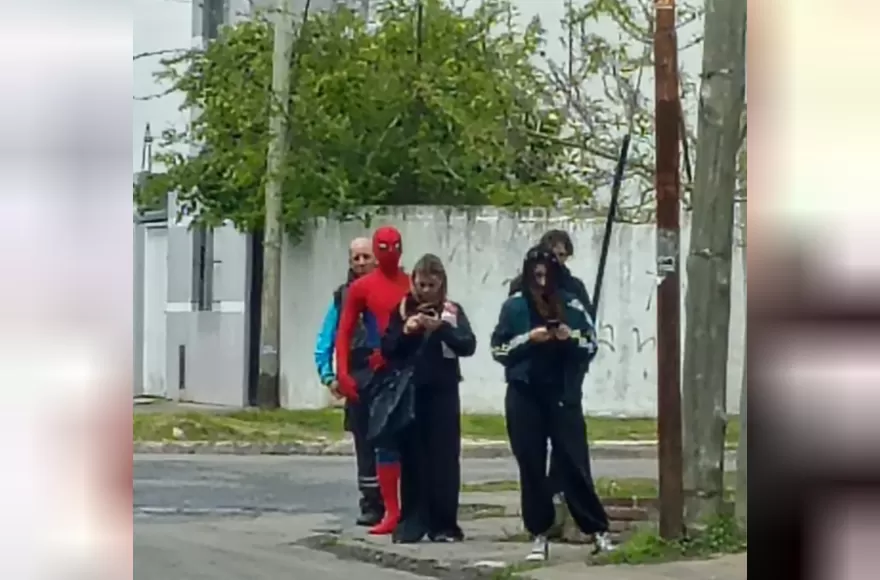 Un superhéroe suelto en Berisso