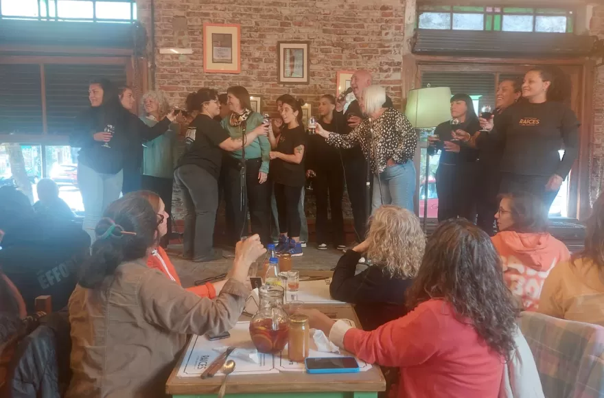 Raíces del Dawson festejó su aniversario con almuerzo popular y fuerte acompañamiento de la comunidad