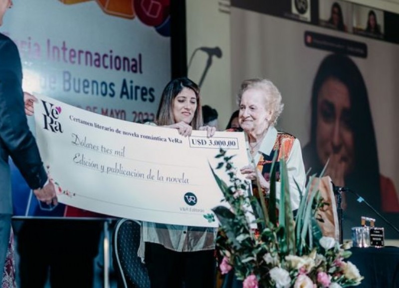 La ceremonia en La Rural la debió seguir por Zoom, por razones de fuerza mayor.