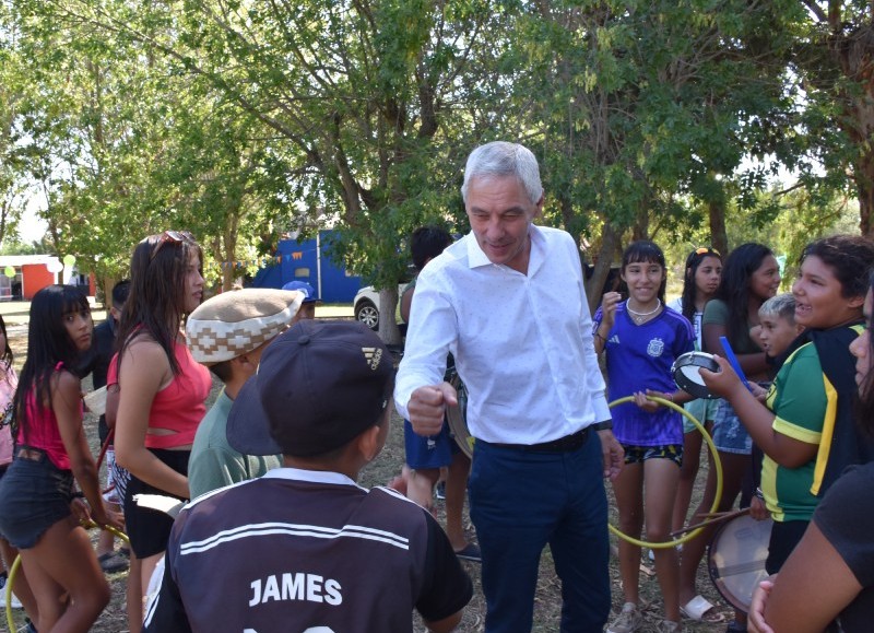 La temática de cierre de la Colonia fue el Carnaval donde jugaron con espuma, realizaron actividades acuáticas y disfrutaron de espectáculos culturales acordes al festejo.