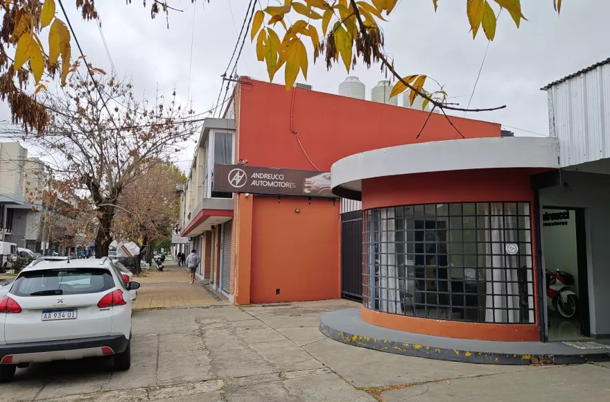 La concesionaria está ubicada en 9 y 166.