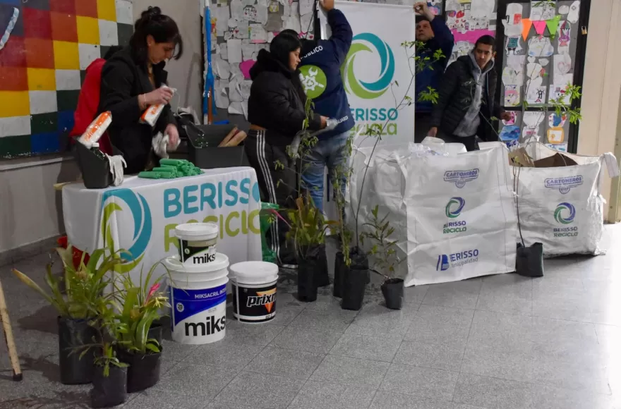 La escuela es Punto Azul del programa Berisso Recicle.