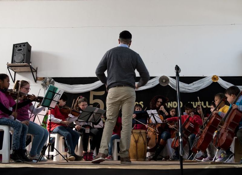 Participación de la Orquesta Escuela.