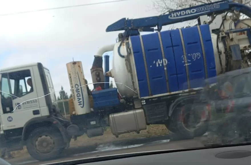 Se acercó un camión con equipo hidráulico pero se retiró sin realizar ninguna tarea.